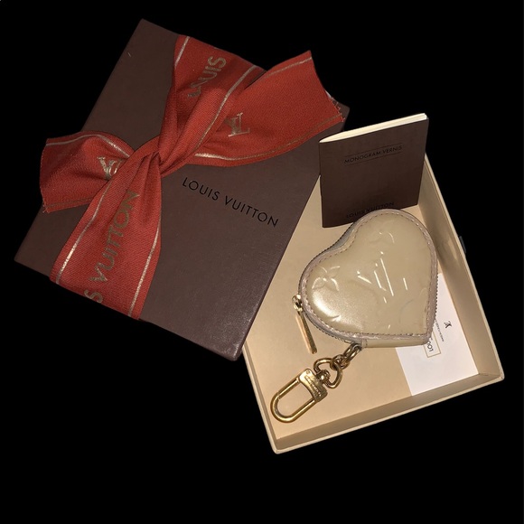 Louis Vuitton Handbags - AUTHENTHIC Louis Vuitton heart vernis pochette